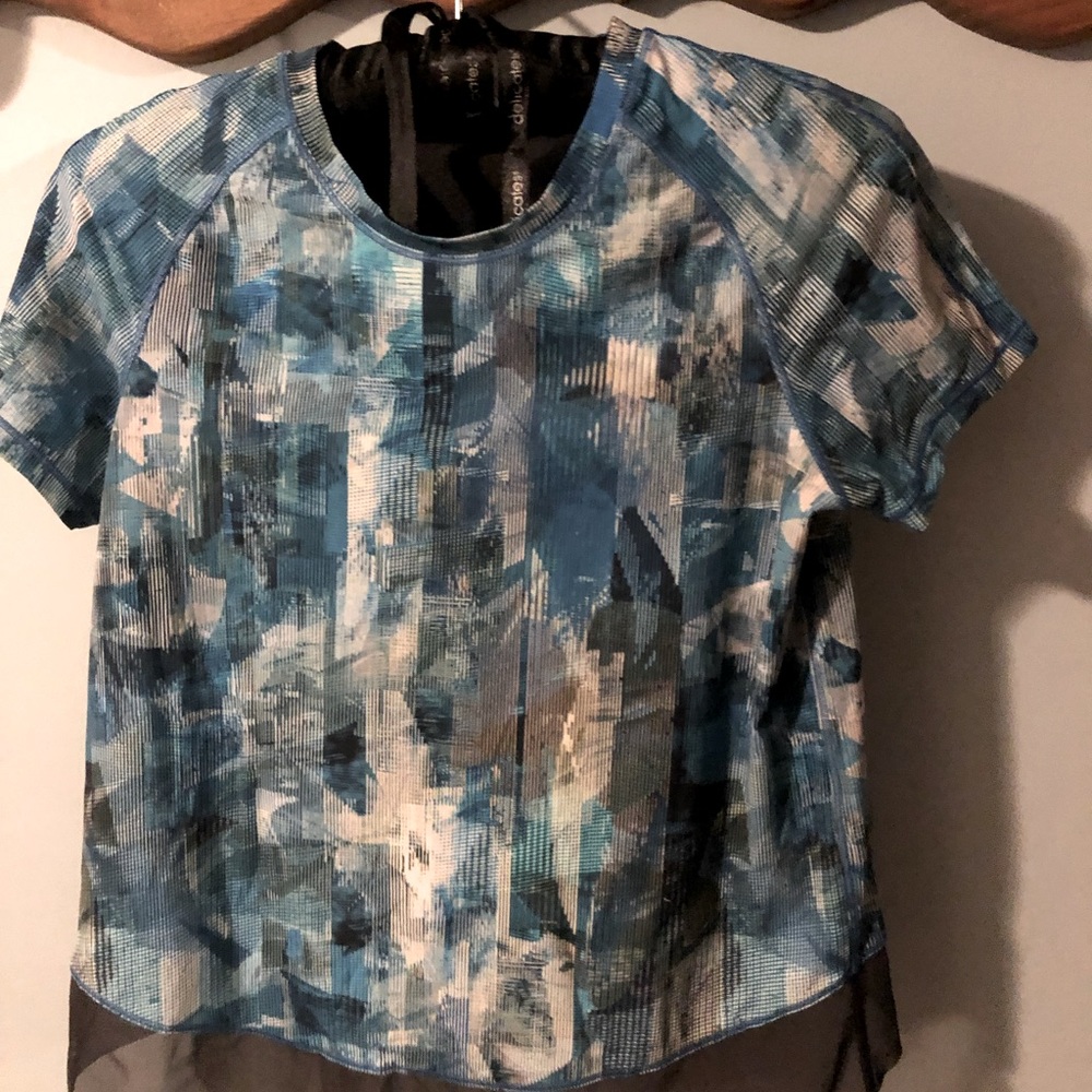 LuLu Lemon Athletica cropped top